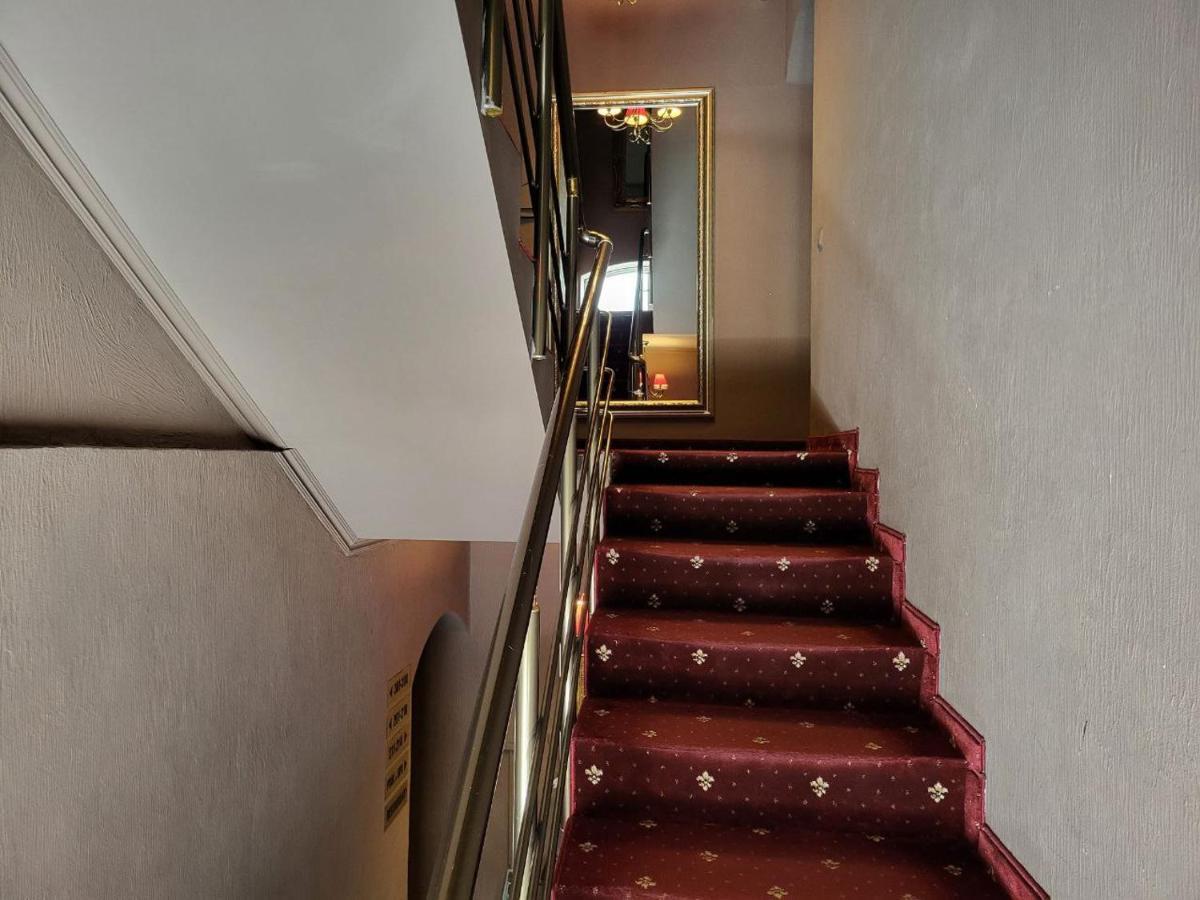 Shadow Boutique Hotel & Spa Chisinau Exterior photo